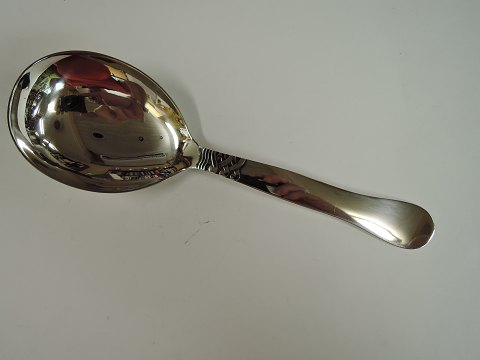 Georg Jensen
Sterling (925)
Nordic
Serving spoon