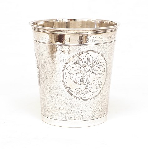 Hinrich Jacobsen, Flensburg, Northgermany: Silver 
beaker. Dated 1776. H: 10cm. D: 9cm. W: 156gr