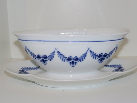 Star Blue Fluted
Gravy boat