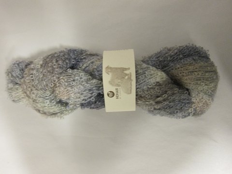 Mohair Bouclé Mix
Mohair Bouclé Mixer et naturprodukt fra sydafrikanske angorageder.
Den viste farve er: Grå lilla Mix, Farvenr. 1070
Prisen er pr. nøgle med 100 gram Mohair Bouclé