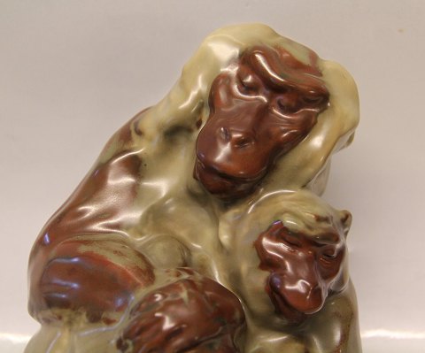 Rare B&G Art Pottery B&G 0008 Monekey group - Mother and Young 18 x 20 cm Knud 
Kyhn K348