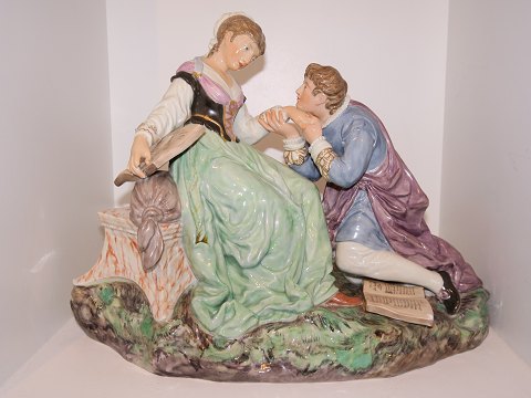 Extra large Royal Copenhagen Overglaze Figurine
Couple in love