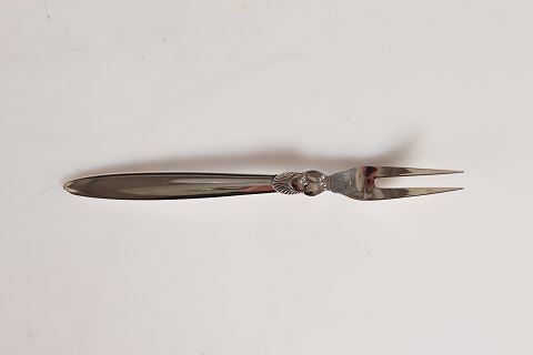 Georg Jensen
Cactus cutlery
Small serving fork
L 15,5 cm