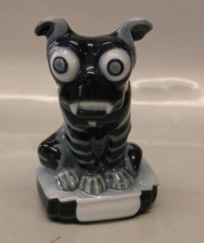 B&G Porcelain B&G 2106 Tinderbox dog 20 cm With Eyes like Millwheels H. C. 
Andersen Design Axel Locher