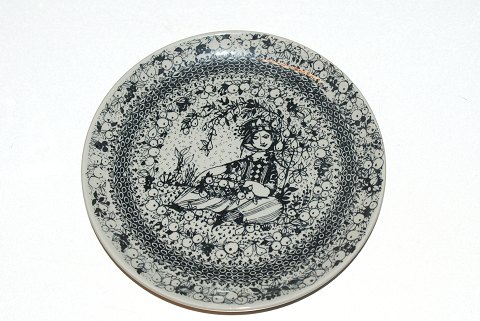 Bjørn Wiinblad Aars tiderne "Efterår"
Dek. nr. 3054-1286
Diameter 16,5 cm.
