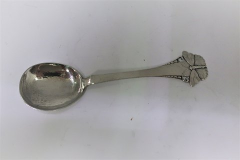 Butterfly
Silver (830)
serving spoon