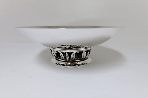 Georg Jensen
Design 641B
Round silver bowl
Design; Ove Bröbeck
Sterling (925)