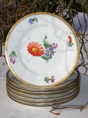 Royal Copenhagen porcelain Saxon flower Plates 8553