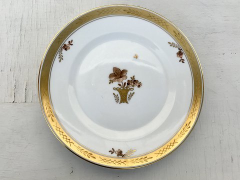 Royal Copenhagen
Gold Basket
Cake plate
# 9628
* 125kr