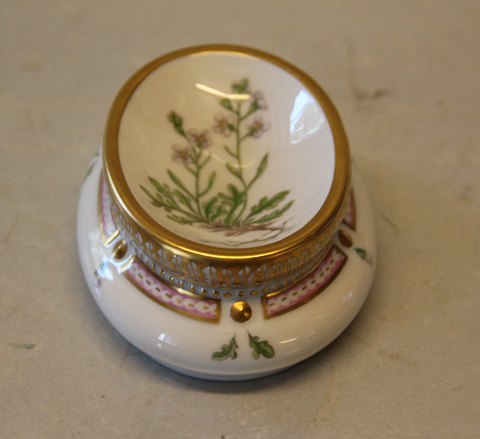 Kongelig Dansk Porcelæn Flora Danica 3625-20  Brevvægt / Saltkar Salt Cellar New 
#368 : 4 x 11  cm  "Gardamine faeroeensis Habn (1967) SX