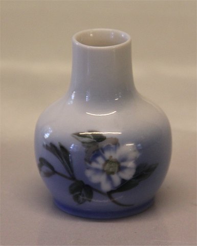 Royal Copenhagen 366-116 RC  Miniature Art Nouveau Vase with with flower 6.5 cm