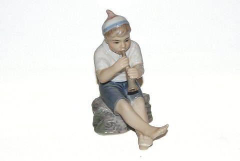 Dahl Jensen figure, boy with trumpet.