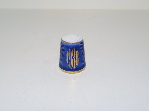Bing & Grondahl
Blue thimble from 1988
