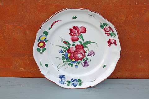 Fad i fajance fra 1800-tallet. Diameter 31cm.