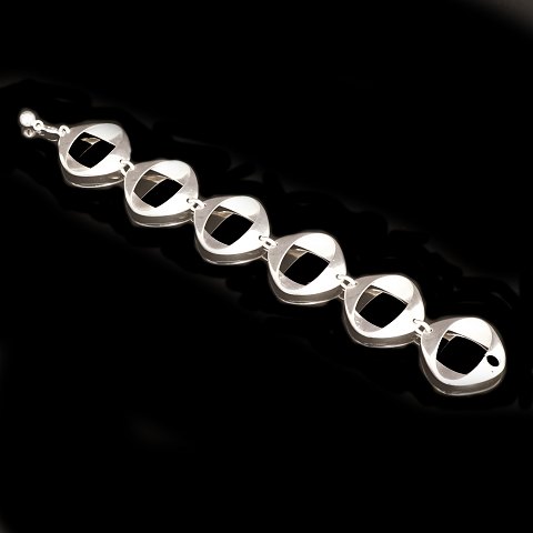 Henning Koppel for Georg Jensen: A sterling silver 
bracelet. L: 20,5cm