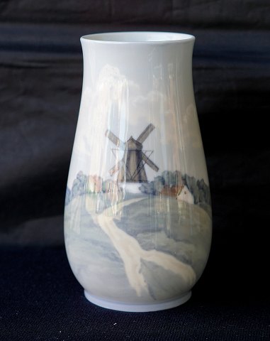 Bing & Grøn dahl
Vase med mølle 8522-210