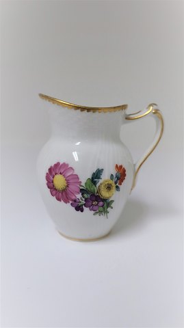 Royal Copenhagen. Saksisk blomst. Lille flødekande. Højde 8 cm. Produceret før 
1890. (1 sortering)