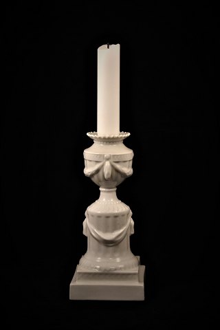 Royal Copenhagen candlestick in "Perlestellet"
Height: 16.5cm. 1.Quality.