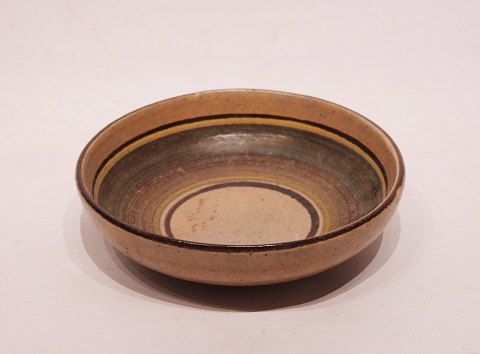 Ceramic bowl in different light brown nuances, stamped Stello, GDR, from the 
1960s.
5000m2 showroom.