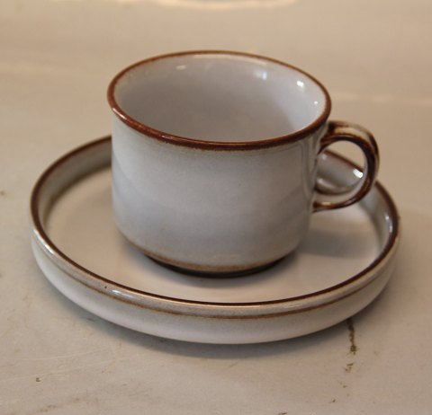 Sonja - Bornholm pottery  from Soeholm Tea cup H:6,5 cm & saucer 15.5 cm 
