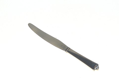 Heir Silver # 4 Dinner Knife
Hans Hansen
Length 24.5 cm
Nice and well maintained condition
