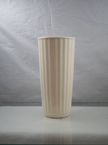 Aluminia. Cremefarvet vase