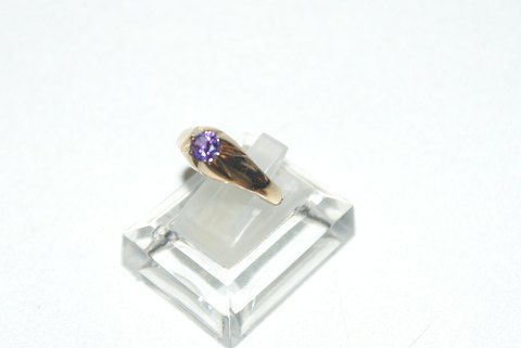 Elegant ring med lilla armetyst