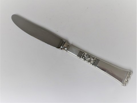 Rigsmoenster. Silberbesteck (830). Mittagessen Messer. Länge 19 cm. Es sind 12 
Stück auf Lager. Der Preis ist pro Stück.
