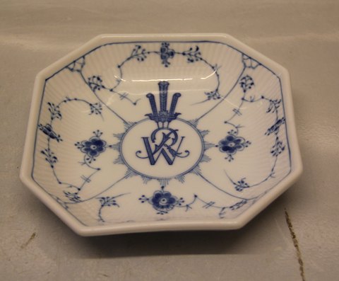 B&G Blue Traditional -  tableware Hotel 2076 Squarre bowl ca 15 x 15 cm Ribbed 
Logo RW 
