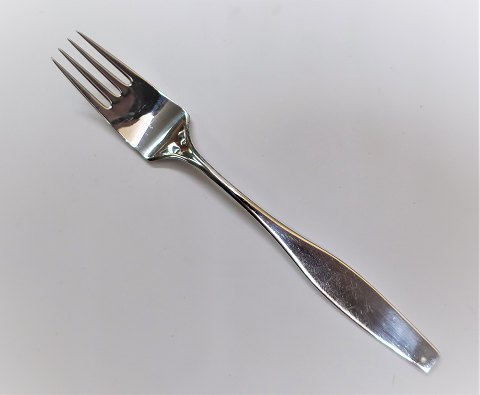 Hans Hansen. Silver cutlery. Sterling. Charlotte. Dinner Fork. Length 18.8 cm. 
There are 12 pieces in stock. The price is per piece.
