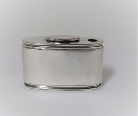 Georg Jensen. Sødetablet holder i sterling sølv (925). Design 226C. Længde 3,5 
cm.