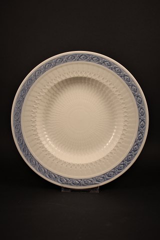 Royal Copenhagen Blue Fan deep plate, 
Dia: 22.5cm.
RC# 1212/11515.