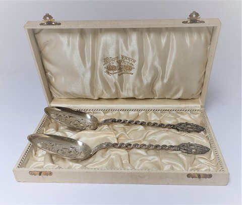 Laurits Berth, Copenhagen. Silver (830). A pair serving spoons. Length 22.5 cm. 
Produced 1897.