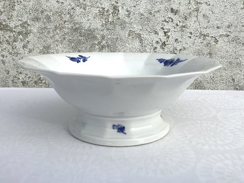 Royal Copenhagen
Blue flower
Edgy
Cake dish on foot
# 10/8530
*600kr