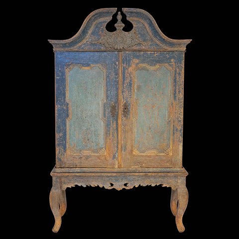 Original decorated Baroque cabinet. Sweden circa 
1750. H: 185cm. W: 115cm. D: 36cm