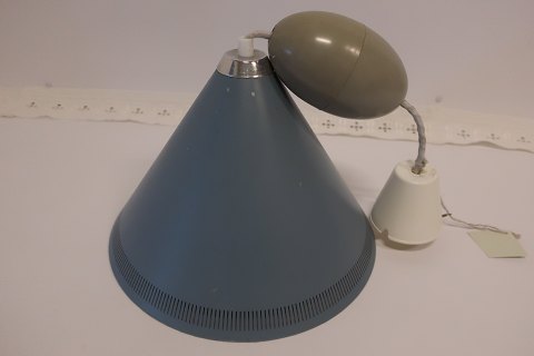 Retro Loftspendel/ - lampe med hejs
Malet metal, lys blå
God stand i forhold til alder, Fungerer