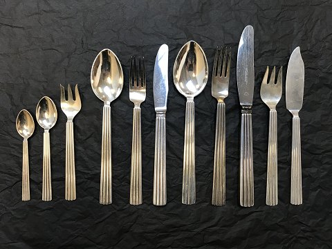 Silberbesteck
Georg Jensen
Bernadotte
8 Pers