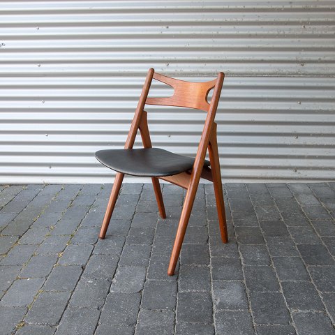 Hans J. Wegner
Savbukkestole CH29
6 stk.