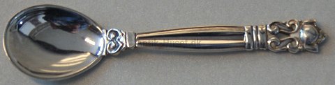 Acorn Salt spoon
Produced by Georg Jensen. # 103
Length 6 cm.