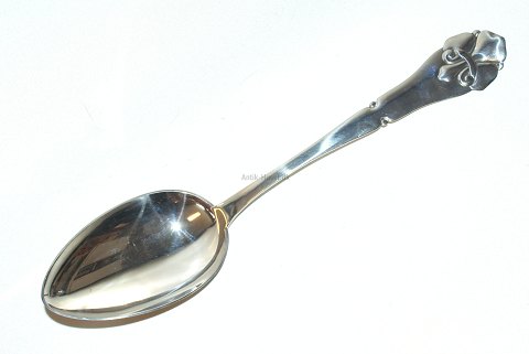 Serving / Potage spoon French Lily silver
Length 28.5 cm.