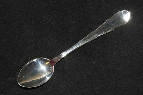 Coffee spoon / Teaspoon 
Flora