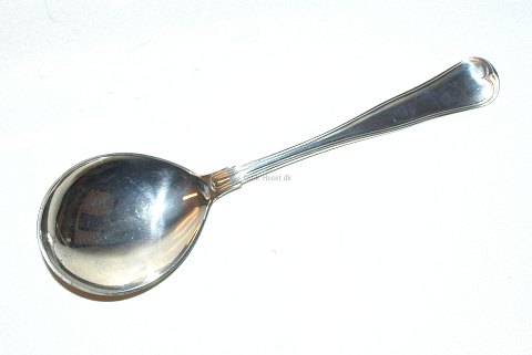 Potato spoon Old Rifled Silver
Length 21.5 cm.