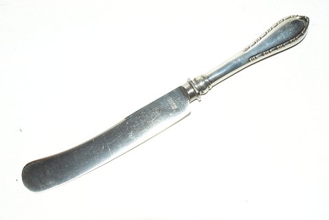 Middagskniv Ny Perle Serie 5900, (Perlekant Cohr) Dansk sølvbestikFredericia sølvLængde 26 cm.SOLGT