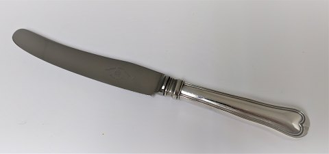 Gammel Riflet. Silbernes Menüe Messer (830). Länge 25 cm. Es sind 10 Stück auf 
Lager. Der Preis ist pro Stück.