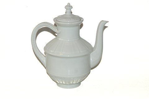 Offenback White Coffee Pot
From Bing and Grondahl