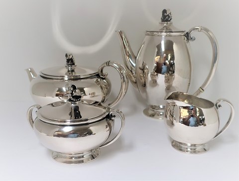 Evald Nielsen. Silver tableware (830), consisting of teapot, coffee pot, cream 
jug and sugar bowl. Coffee pot, cream jug and sugar bowl produced in 1937 and 
teapot in 1942.