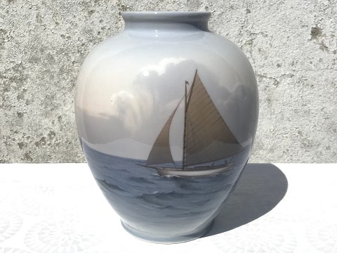 Bing & Grondahl
Vase mit Segelschiff
# 8702/354
* 700kr