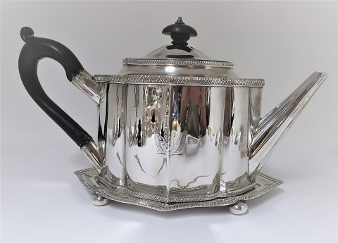 Engelsk Sølvtekande med sættebakke. Sterling (925). London 1812. Højde 15 cm.