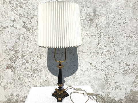 Table lamp
Bronze / Le klint
1000 kr