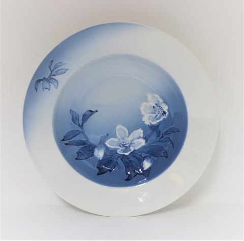 Christmas rose. Bing & Grondahl. Soup plate. Diameter 24.5 cm. (2 quality). 
There are 10 pieces in stock. The price is per piece.